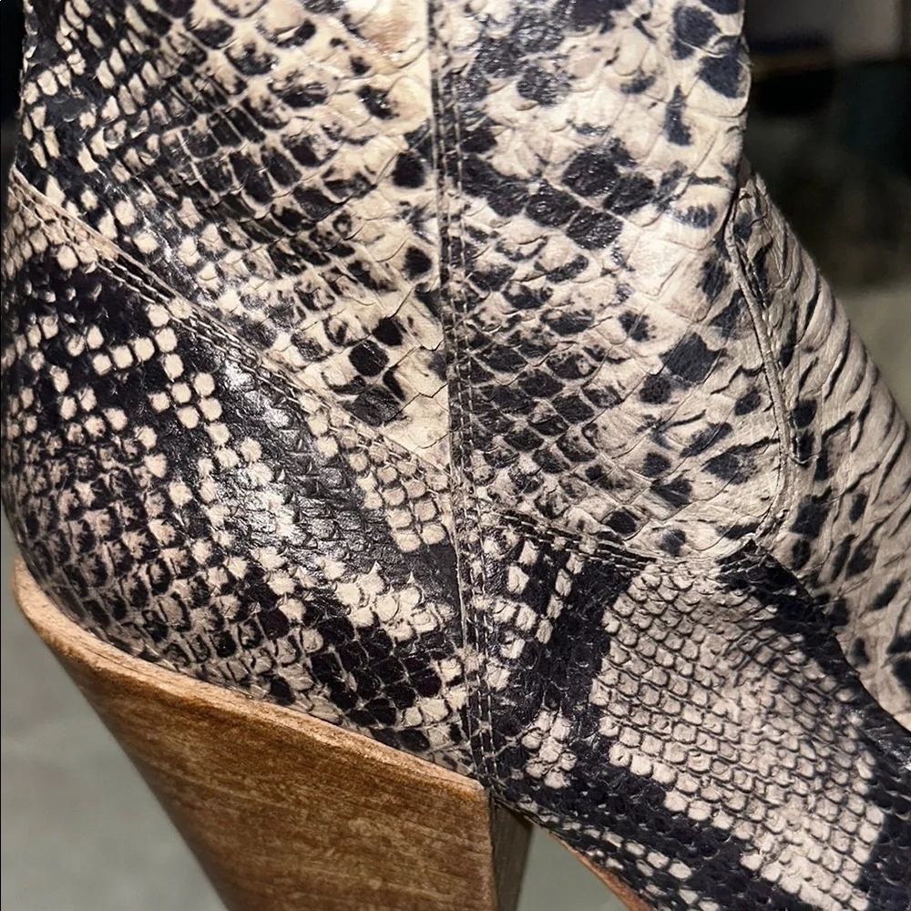 JO GHOST Snakeskin REAL Ankle Boots 8 ( free people) - Picture 7 of 8